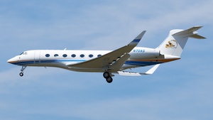 Photo of N70AG - Gulfstream G650ER operated by LA Chargers