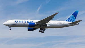 Photo of N775UA - Boeing 777-222 operated by United Airlines