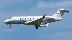 Photo of N370EL - Bombardier Challenger 300 operated by Jet Linx Aviation