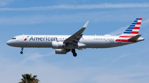 Photo of N400AN - Airbus A321-253NX operated by American Airlines