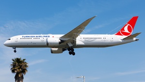 Photo of TC-LLM - Boeing 787-9 Dreamliner operated by Turkish Airlines