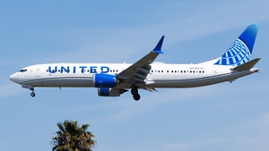 Photo of N37560 - Boeing 737 MAX 9 operated by United Airlines