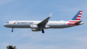 Photo of N130AN - Airbus A321-231 operated by American Airlines