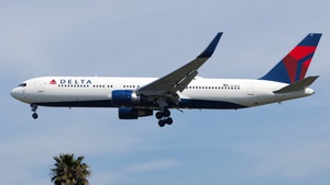 Photo of N175DN - Boeing 767-332(ER) operated by Delta Air Lines