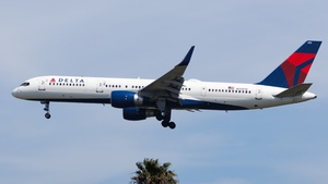Photo of N712TW - Boeing 757-2Q8 operated by Delta Air Lines