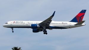Photo of N688DL - Boeing 757-232 operated by Delta Air Lines