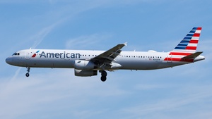 Photo of N549UW - Airbus A321-231 operated by American Airlines