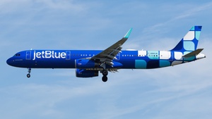 Photo with serial 7815 - Airbus A321-231