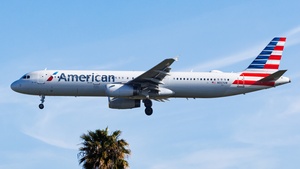 Photo of N557UW - Airbus A321-231 operated by American Airlines