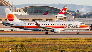 Photo of N652MK - Embraer ERJ-175LR operated by Alaska Airlines (opb Horizon Air)