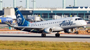 Photo of N174SY - Embraer ERJ-175LR operated by Alaska Airlines (opb Skywest Airlines)