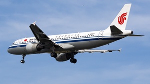 Photo of B-6967 - Airbus A320-214 operated by Air China