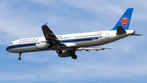 Photo of B-6687 - Airbus A321-231 operated by China Southern Airlines
