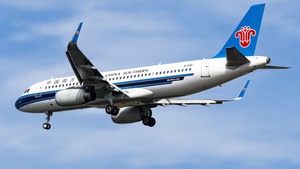 Photo of B-1651 - Airbus A320-232 operated by China Southern Airlines