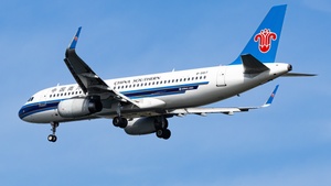 Photo of B-9917 - Airbus A320-232 operated by China Southern Airlines