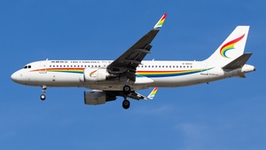 Photo of B-8842 - Airbus A320-214 operated by Tibet Airlines