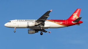 Photo of B-9938 - Airbus A320-214 operated by Shenzhen Airlines