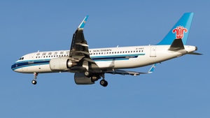 Photo of B-30EZ - Airbus A320-251N operated by China Southern Airlines