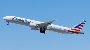 Photo of N720AN - Boeing 777-323(ER) operated by American Airlines