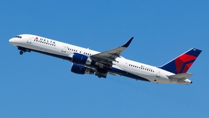 Photo of N721TW - Boeing 757-231 operated by Delta Air Lines