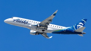 Photo of N404SY - Embraer ERJ-175LR operated by Alaska Airlines (opb Skywest Airlines)