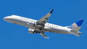 Photo of N202SY - Embraer ERJ-175LR operated by United Express (opb SkyWest Airlines)