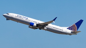 Photo of N77431 - Boeing 737-924(ER) operated by United Airlines