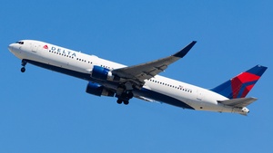 Photo with serial 25122 - Boeing 767-332(ER)