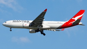 Photo of VH-EBP - Airbus A330-202 operated by Qantas