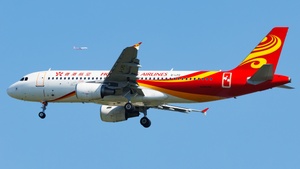 Photo of B-LPD - Airbus A320-214 operated by Hong Kong Airlines