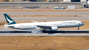 Photo of B-HNP - Boeing 777-367 operated by Cathay Pacific Airways