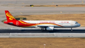 Photo of B-LPR - Airbus A321-231 operated by Hong Kong Airlines