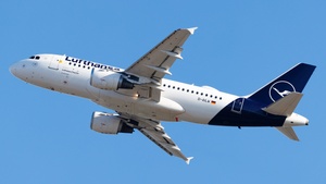 Photo of D-AILW - Airbus A319-114 operated by Lufthansa CityLine