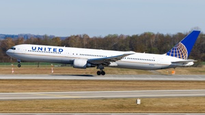 Photo of N76054 - Boeing 767-424(ER) operated by United Airlines
