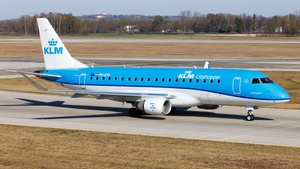 Photo of PH-EXS - Embraer ERJ-175STD operated by KLM Cityhopper