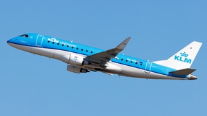 Photo of PH-EXS - Embraer ERJ-175STD operated by KLM Cityhopper