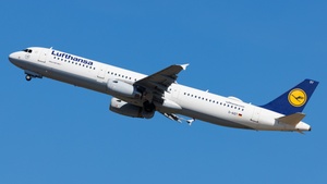 Photo of D-AIDT - Airbus A321-231 operated by Lufthansa