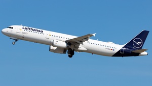 Photo of D-AIDM - Airbus A321-231 operated by Lufthansa