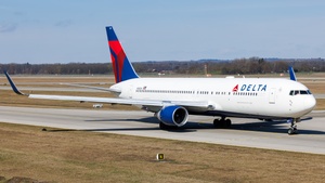 Photo of N185DN - Boeing 767-332(ER) operated by Delta Air Lines