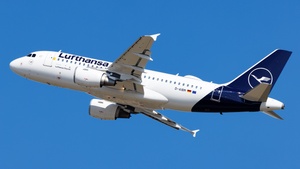 Photo of D-AIBM - Airbus A319-112 operated by Lufthansa CityLine