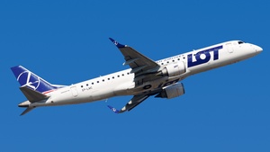 Photo of SP-LMC - Embraer ERJ-190STD operated by LOT Polish Airlines