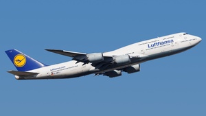 Photo of D-ABYJ - Boeing 747-830 operated by Lufthansa