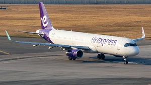 Photo of B-LEF - Airbus A321-231 operated by Hong Kong Express