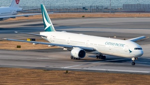 Photo of B-HNM - Boeing 777-367 operated by Cathay Pacific Airways
