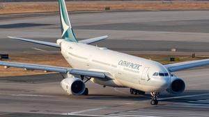 Photo of B-HLO - Airbus A330-343 operated by Cathay Pacific Airways