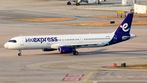 Photo of B-HTH - Airbus A321-231 operated by Hong Kong Express