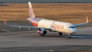 Photo of B-LEC - Airbus A321-231 operated by Hong Kong Express