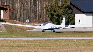 Photo of D-KYGL - Scheibe SF 25C Heubacher-Falke operated by Deutsche Alpensegelflugschule Unterwössen