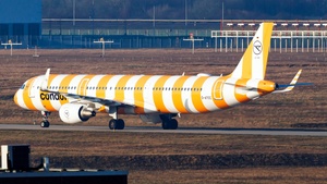 Photo of D-ATCC - Airbus A321-211 operated by Condor