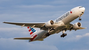 Photo of N765AN - Boeing 777-223(ER) operated by American Airlines